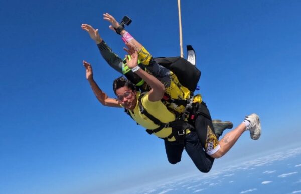 sky diving in dubai